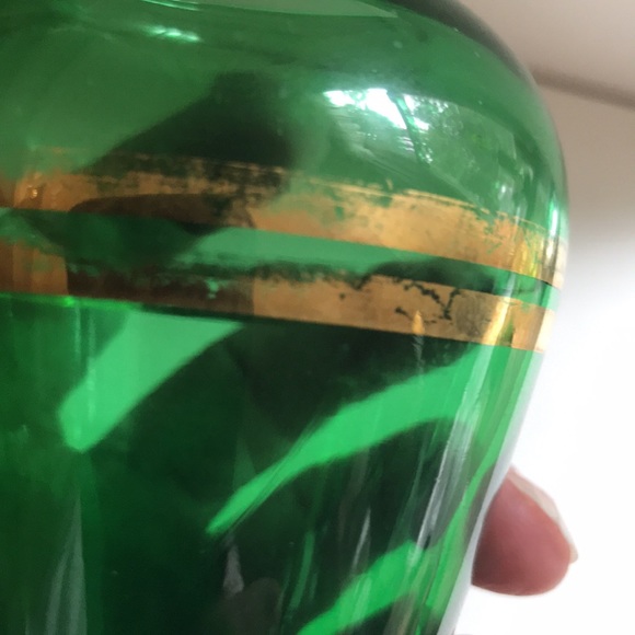 Vintage glass green vases. Two small vases with detail. - Picture 6 of 6